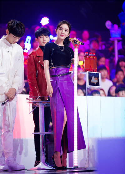 《明日之子》祝子杰抱憾离场 杨幂哽咽力挺