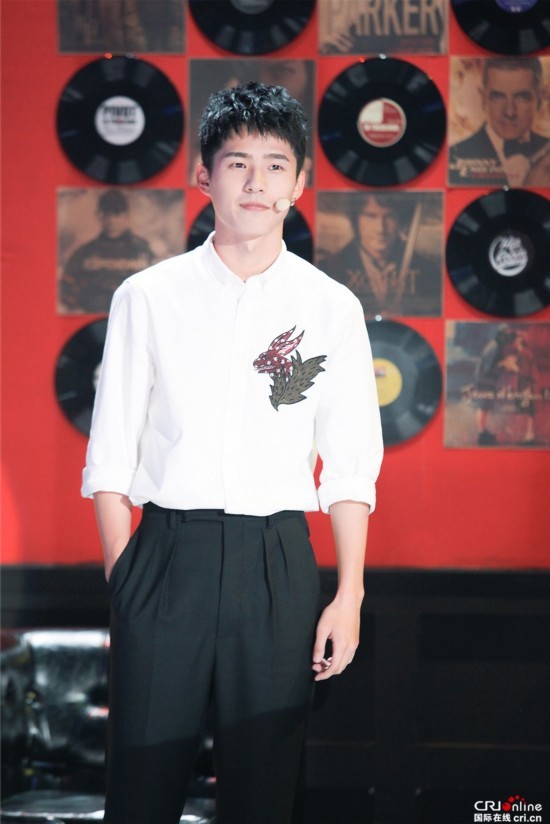 《快本》刘昊然20岁独白 做靠角色说话的青年