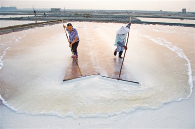 霞浦县举办青少年校园足球夏令营 90名小球员