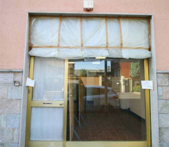 暗网黑帮绑架英国女模特:因在领事馆取赎金被