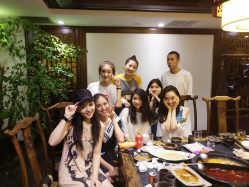 豆得儿和同学聚会心情好 懒理牵新欢叫板王思聪传言