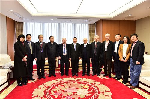 2016荣耀医者公益评选颁奖盛典隆重举行--甘肃频道--人民网