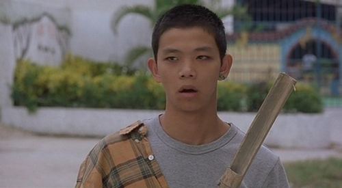 16岁被周星驰看中成为黄金配角，如今颜值逆袭成富豪