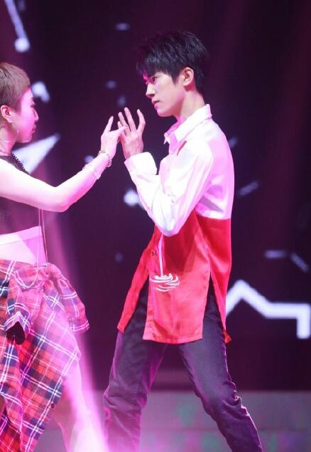 TFBoys四周年演唱会易烊千玺热舞 盘点易烊千