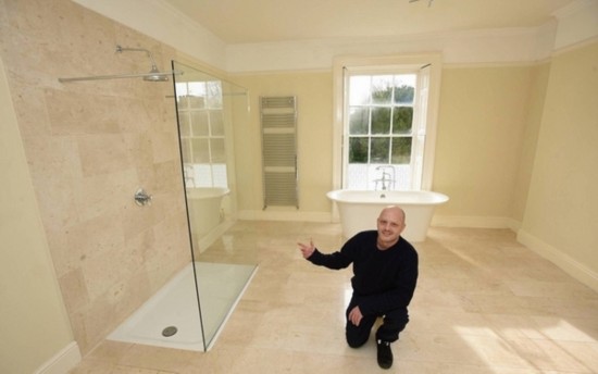 鸿运当头!英女子花344元抽中688万豪宅