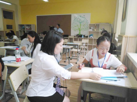 四川凉山州一村一幼教师培训班开班 百余幼教