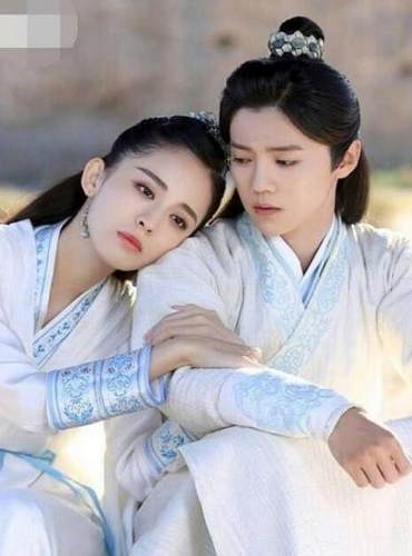 不过说实话两人的感觉鹿晗似乎还是与迪丽热巴