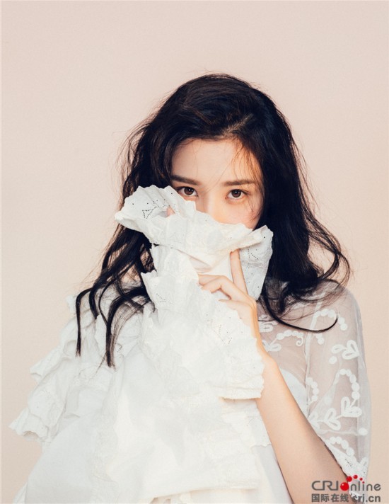 宋祖儿情变吃瓜少女女生封面秀复古风化身态大片图片男生图片