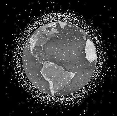 卫星排队上天 太空垃圾日趋严重