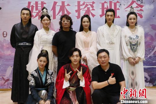 杨紫自称:被当成男人 互怼已成避暑妙招