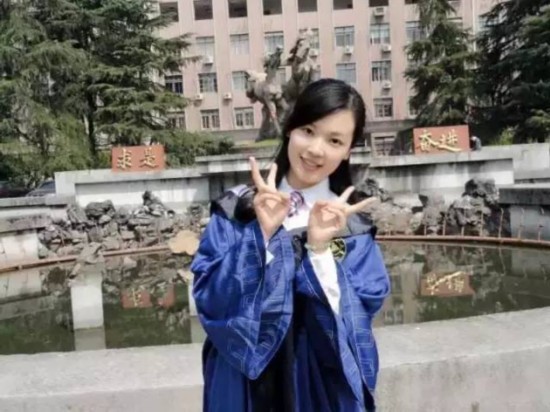 杭州美女医生画解剖图走红 曾是医学院学霸