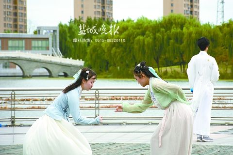 七夕回归传统 盐城50余名 同袍 着汉服乞巧