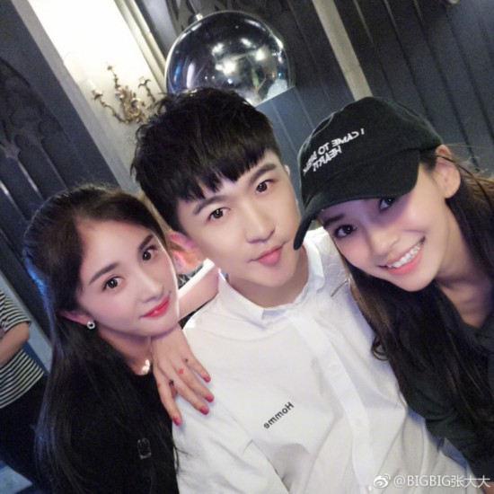 这算输吗?张大大晒与baby杨幂正脸合影