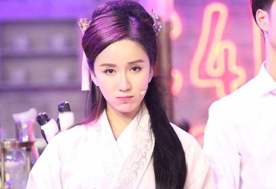 娄艺潇《天天向上》扮表情被称表情v表情大鬼仙女包图片