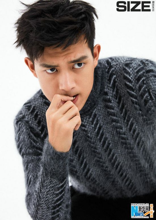 李现登杂志封面 高衣品潮范儿十足