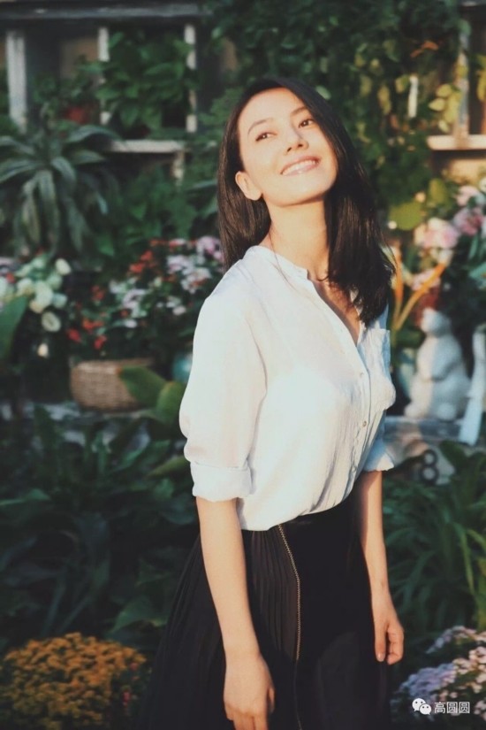 高圆圆早年浅笑曝光写真a图片咬唇性感美女图片紧身皮衣百度性感图片