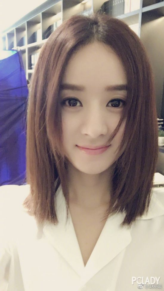 谁说赵丽颖不时尚 她现在可是"行走的发型教科书"