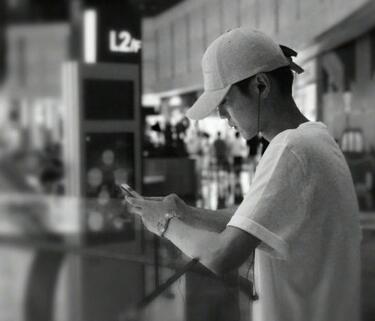 粉丝偶遇鹿晗反被主动搭讪 粉丝惊呆忘记合照