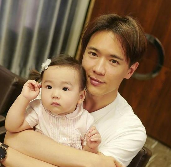 女儿叫第一声爸爸 高云翔高兴得老泪纵横