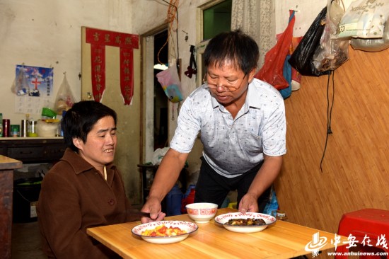 中国好人胡江林:照顾病妻赡养岳母撑起一个家