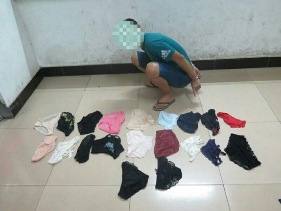 男子在车内藏大量女性内衣裤 理由竟是喜欢闻
