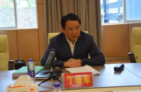 丁雄军到毕节农业大数据中心、金海湖新区精准