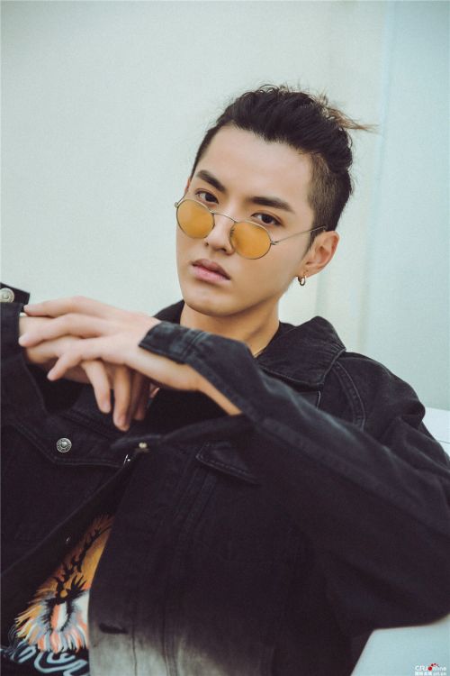 吴亦凡的菠萝头图片示例 菠萝头发型长什么样