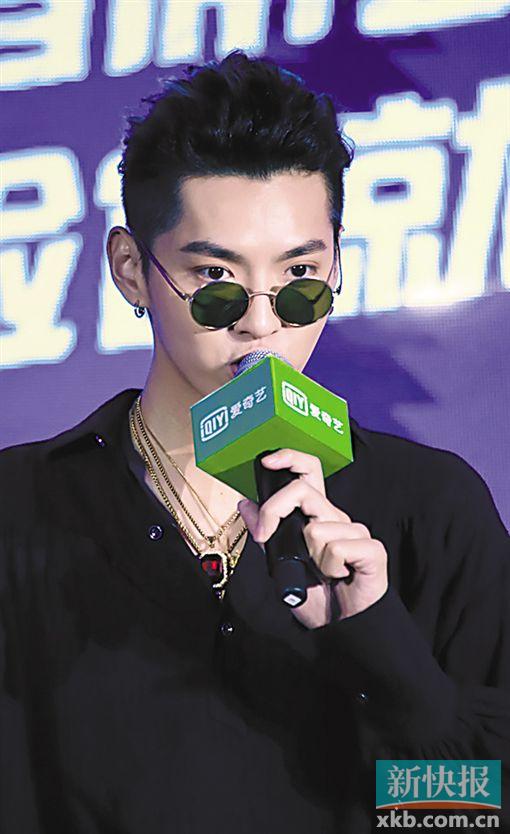 《中国有嘻哈》周六总决赛 吴亦凡寄语选手:低