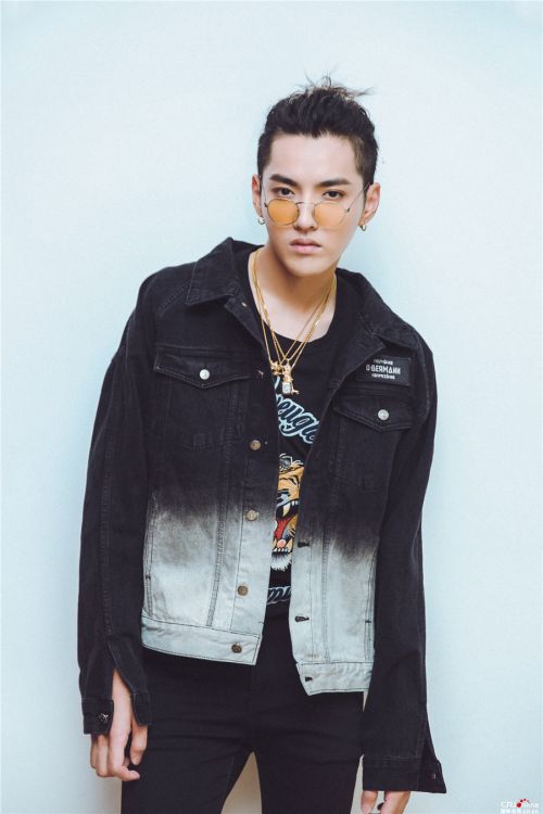 吴亦凡的菠萝头图片示例 菠萝头发型长什么样