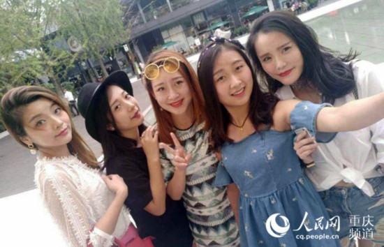 重庆:五美女乘客候车室抢救患病朋友刷热评弹曲谱苏州护士名曲图片