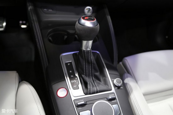 2017�Ϻ���չ��������ʵ�ģ��µ�RS3 Limousine