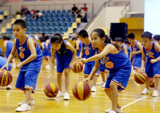 上海中小学三大球小达人同场竞技