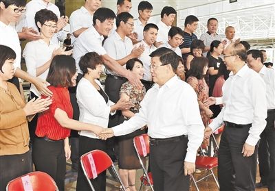 河北召开庆祝2017年教师节座谈会 赵克志讲话