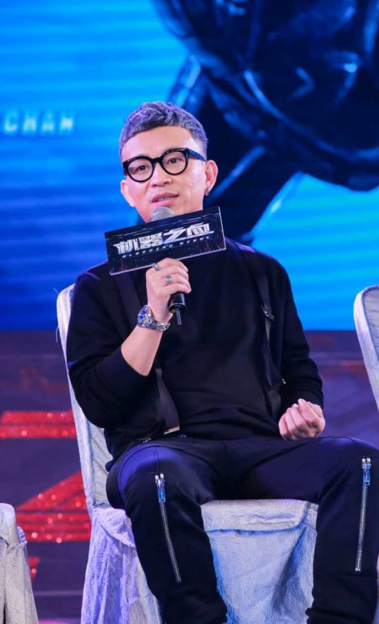 成龙钦点罗志祥进成家班 “龙猪”组合越DISS越相爱