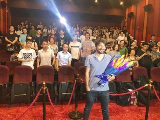 电影《看不见的客人》 极致细节影院食用更佳