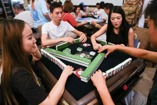学会打麻将就能找对象？成都举办麻将相亲大会