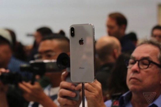 iPhone X