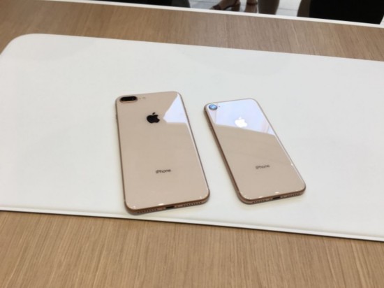 玻璃后盖 iPhone 8\/8 Plus现场真机图赏