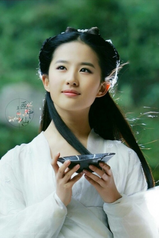 杨幂赵丽颖刘亦菲谁最美   刘亦菲自带仙气,古装剧造型都是仙气十足
