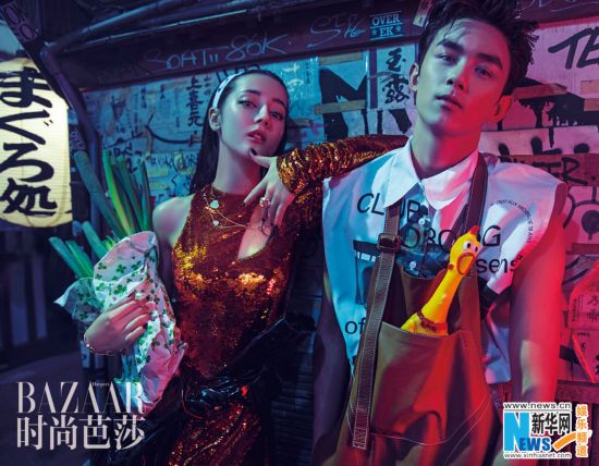 迪丽热巴吴磊拍封面 东京漫步酷炫十足