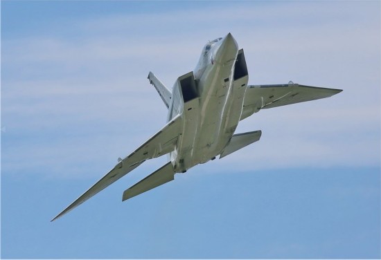 俄空军一架图22M3轰炸机坠毁 2人受伤