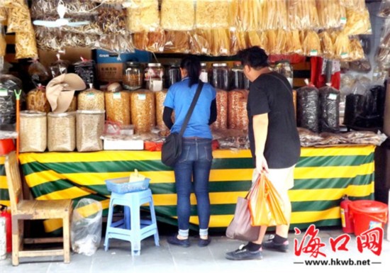 海口东门市场海鲜干货繁多 聚集各县市海特产