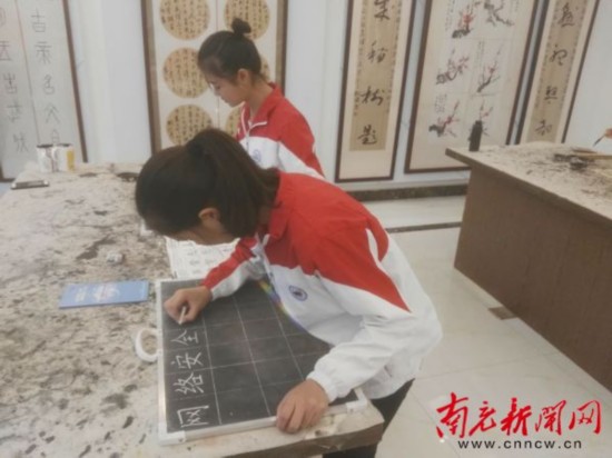 南充4000多名中职大专生接受网络安全教育--四