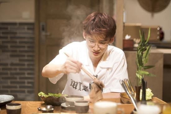 《明星大侦探3》白敬亭被困火锅密室 不忘大快