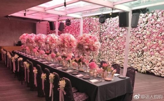 上热搜 李晨求婚成功 36岁的范冰冰感动流泪嫁