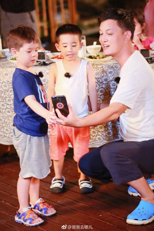 jasper安慰嗯哼暖男力爆表 《爸爸去哪儿5》未播资源介绍