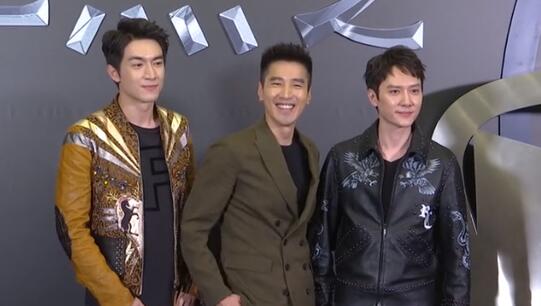 冯绍峰沉默回应与赵丽颖恋情 林更新赵又廷忍