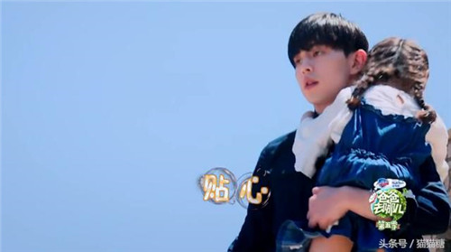 《爸爸去哪儿5》刘畊宏女儿小泡芙实力圈粉 邓