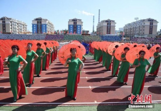 吉林四平5599人同穿旗袍 打破吉尼斯世界纪录