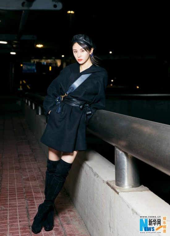 王子文大玩长筒靴 时装周机场秀再添猛将